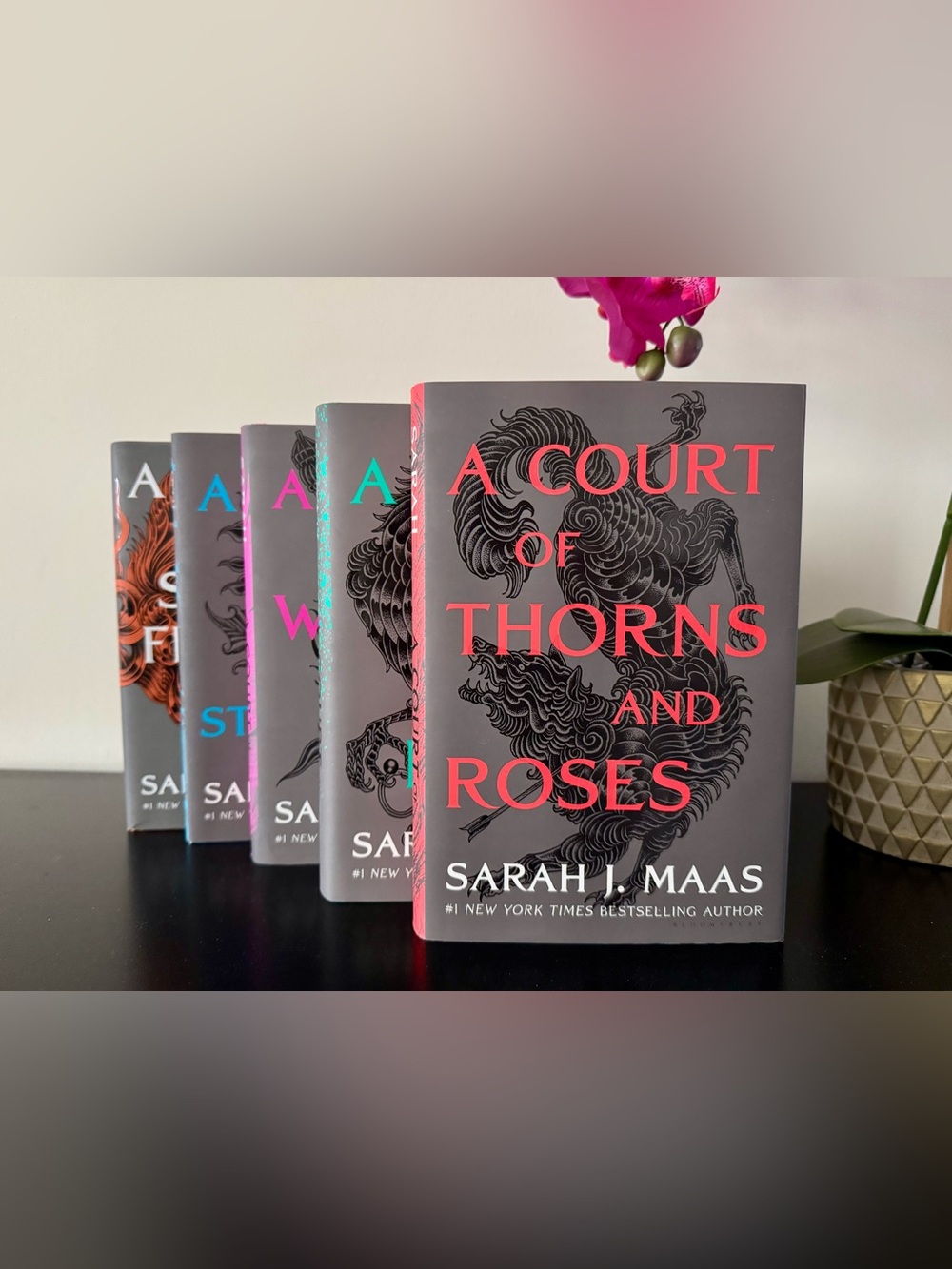 A Court of Thorns and Roses Hardcover Book Set